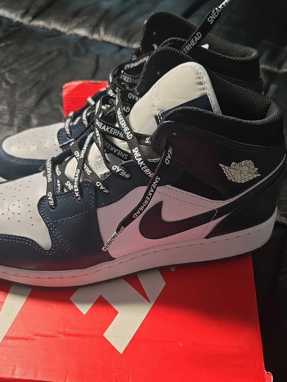 Nike Kids Air Jordan 1 Mid - White & Navy Sneakers